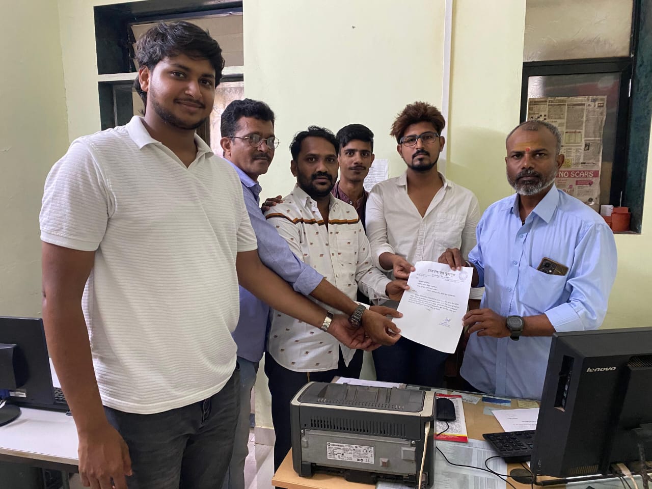 फुणगुस खाडीभागात वीज समस्येविरोधात युवा कार्यकर्त्यांची महावितरण कार्यालयावर धडक