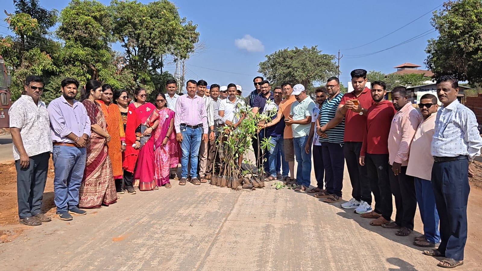 जागतिक पर्यावरण दिनानिमित्त भाजपा खेडतर्फे ‘एक पेड माँ के नाम’ अभियानांतर्गत वृक्षारोपण; नागरिकांना रोपांचे वाटप