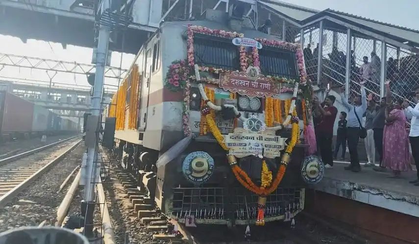 ‘दख्खनची राणी’ ९७ वर्षांची; पुणे स्थानकावर उत्साहात वाढदिवस साजरा