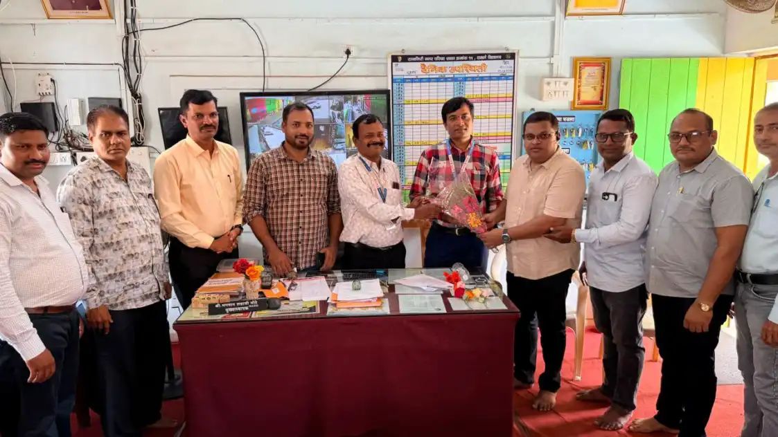 रत्नागिरी : जिल्हा माहिती अधिकारी प्रशांत सातपुते यांचा एव्हरेस्ट मोहिमेसाठी सत्कार